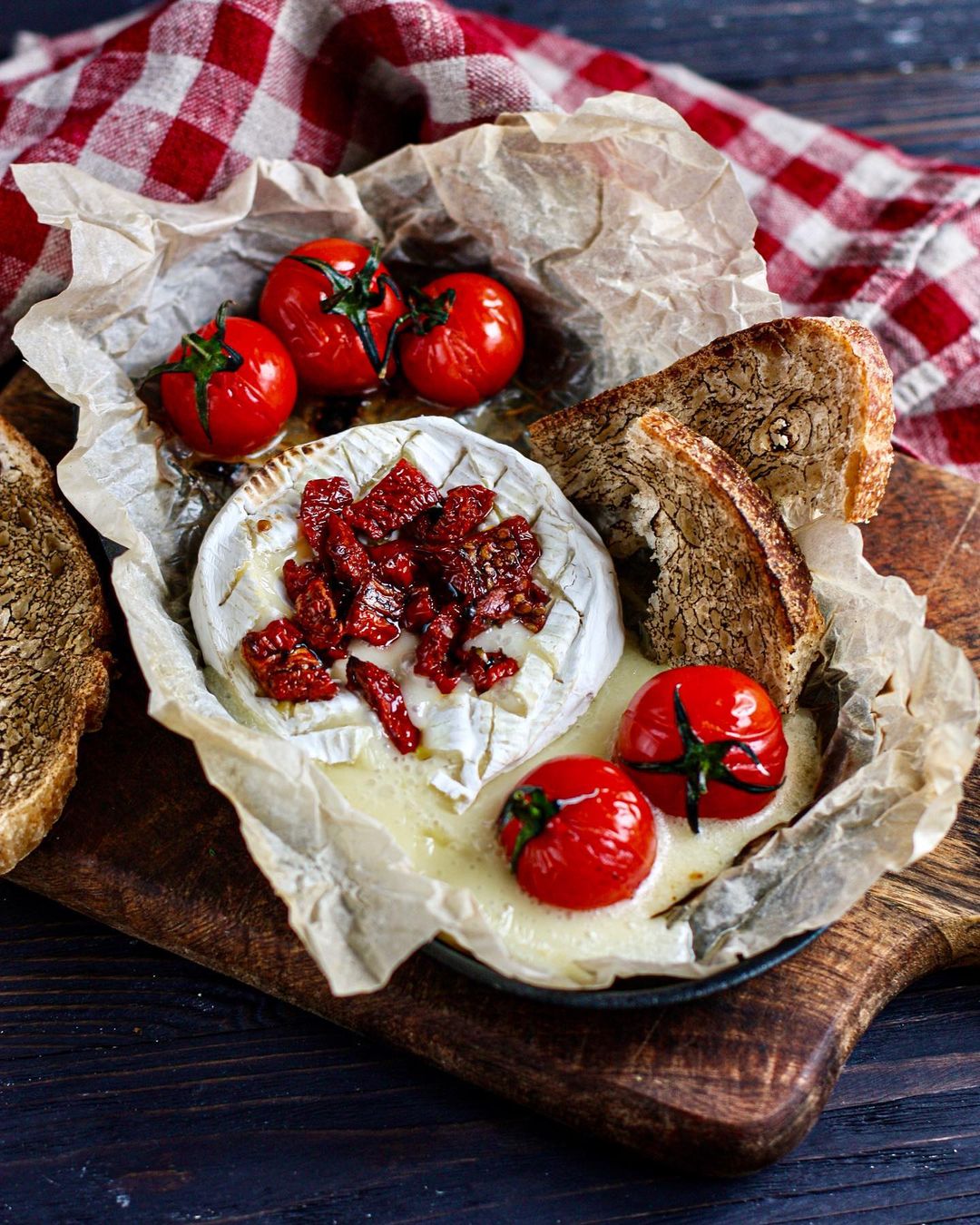 Рецепты закусок на Новый год, вкусные новогодние закуски для встречи 2021  года