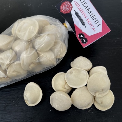 Пельмени "Шедевры вкуса" со свининой и курицей ручной лепки 500 г замороженные Пельмени "Шедевры вкуса" со свининой и курицей ручной лепки 500 г замороженные