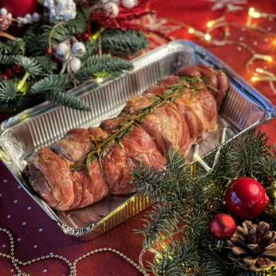 ПРЕДЗАКАЗ - Рулет из свинины с беконом и шпинатом (весовой) п/ф для запекания