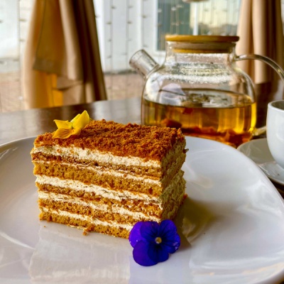 ПРЕДЗАКАЗ - Торт "Медовик" 1200 г Шедевры вкуса